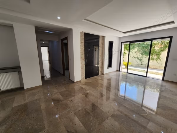 A vendre s3 à la Soukra au RDC avec jardin