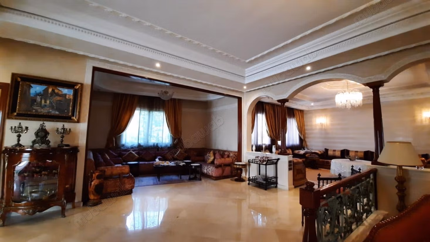 Luxe villa te koop in Ain Diab Extension. 6 comfortabele kamers. Gemeubileerd