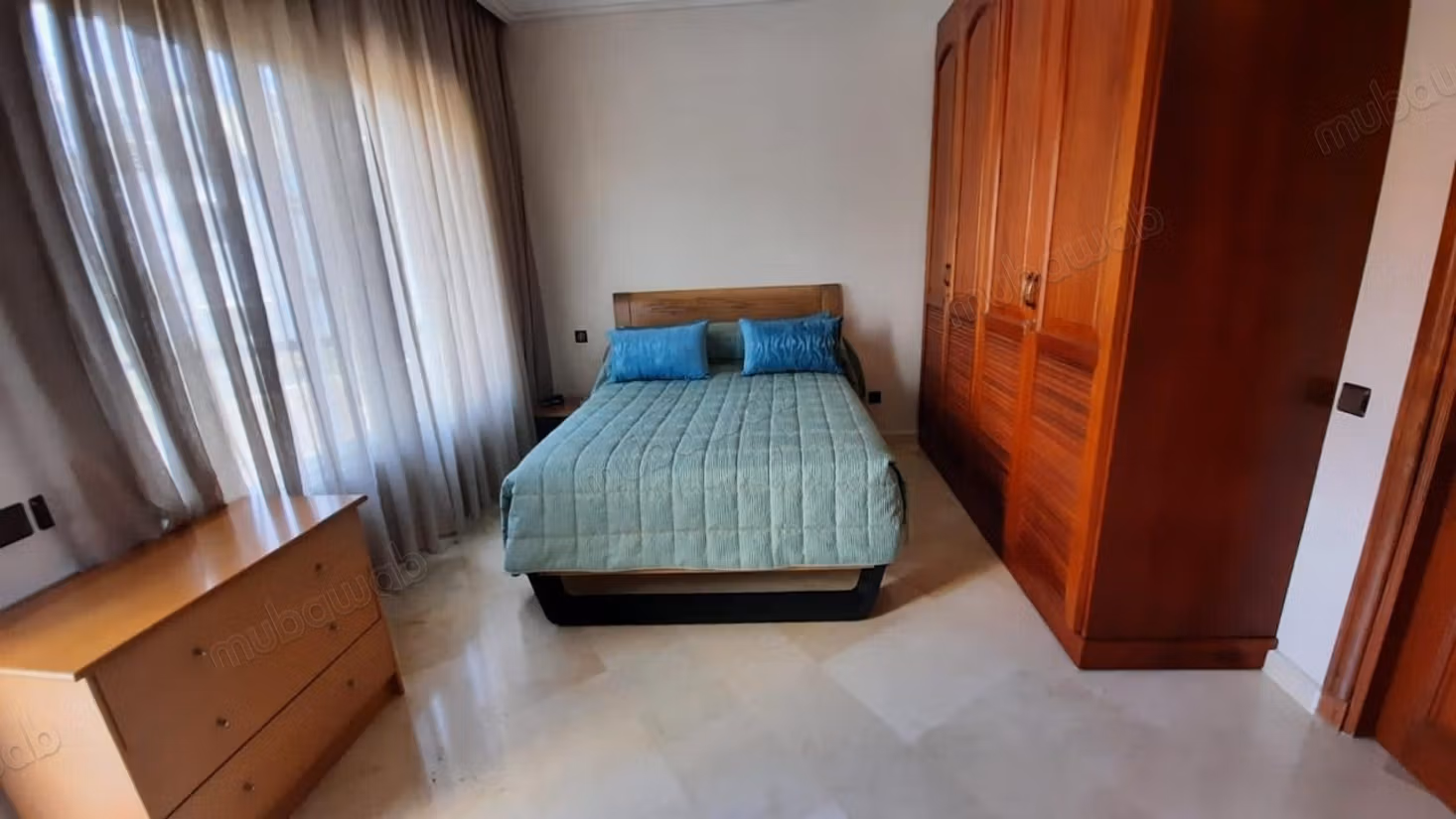 Luxe villa te koop in Ain Diab Extension. 6 comfortabele kamers. Gemeubileerd