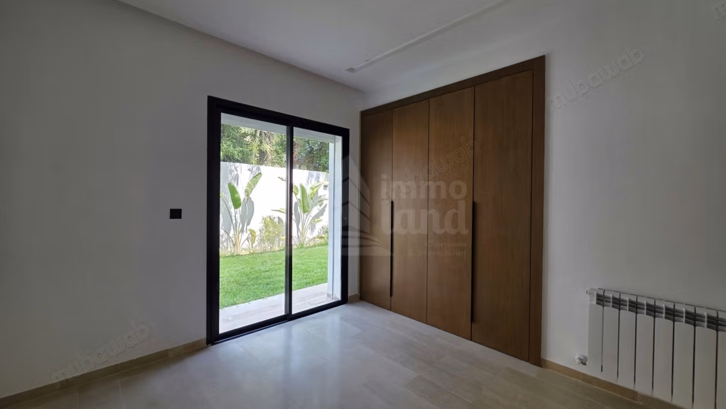 For sale S3 with garden direct from the developer