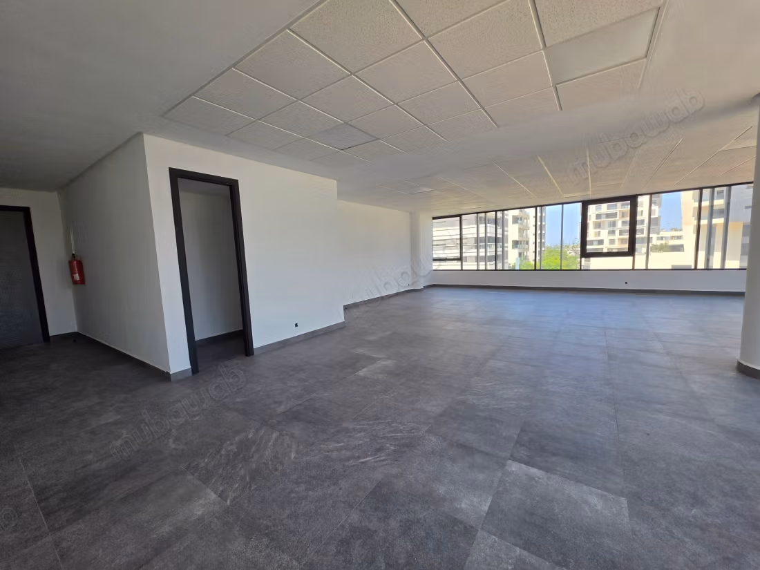 Bureau neuf 114 m² CFC