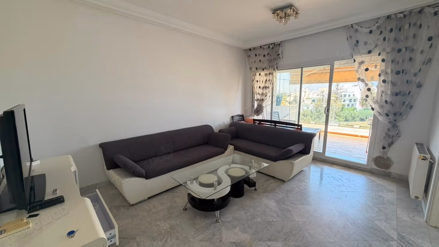S2 meublé avec une terrasse en location