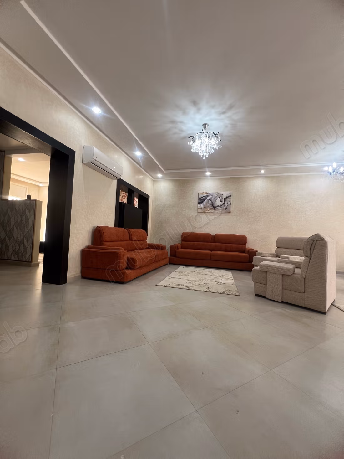 Magnifique maison à louer. Petite surface de 25000 m². Dressing.