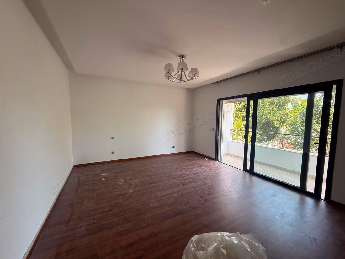 Villa moderna S4 con piscina e giardino, Cartagine