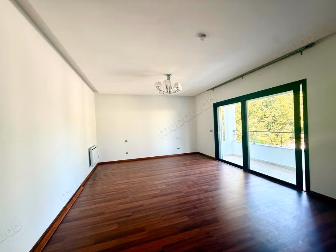 Modern villa S4 with pool and garden, Carthage