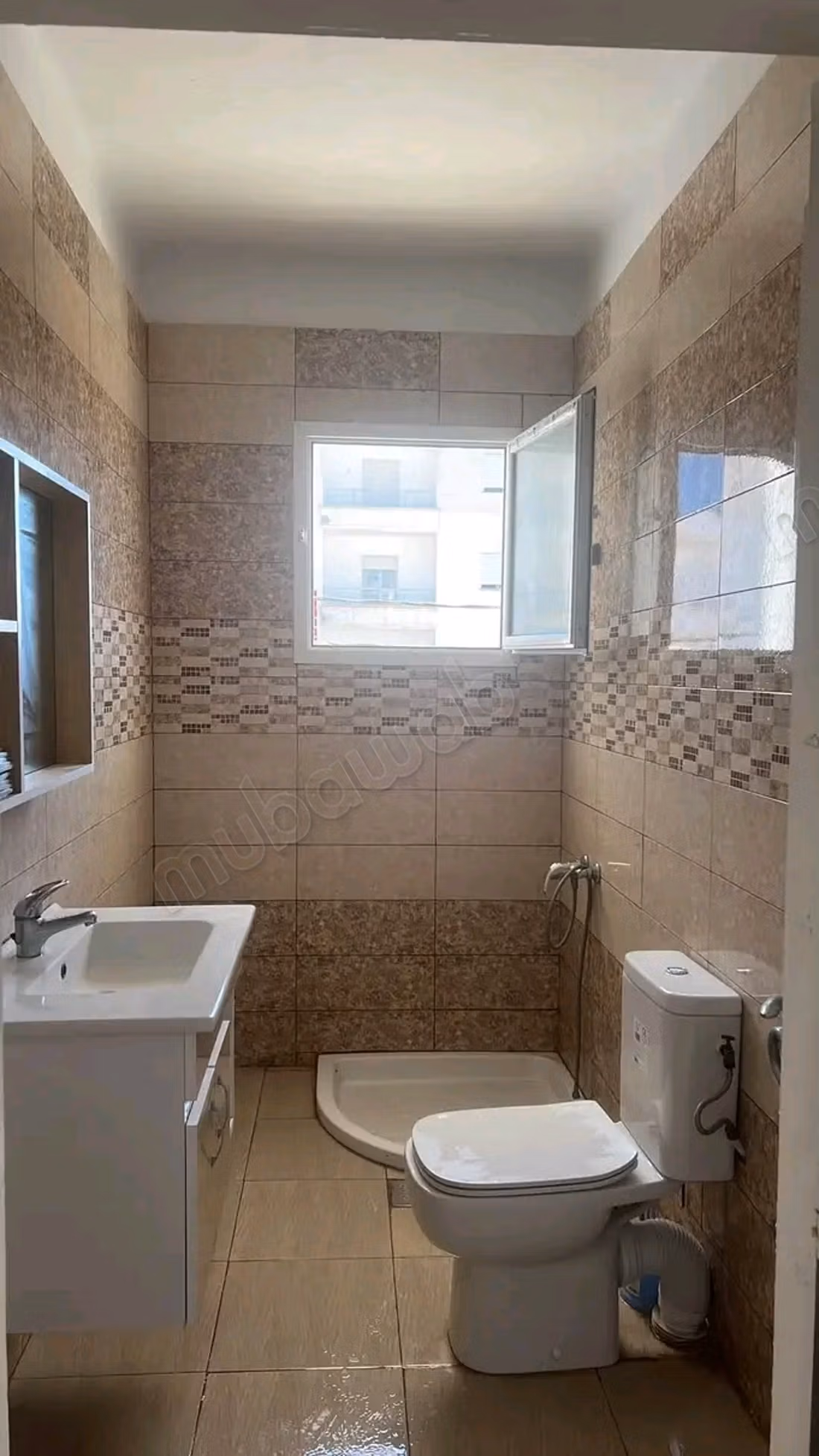Appartamenti in affitto a Chefchaouen. Superficie totale 68 m². Antenna satellitare e sicurezza.