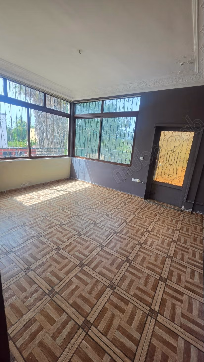 Villa di alto pregio in vendita in California. 6 camere confortevoli. Giardino e terrazza