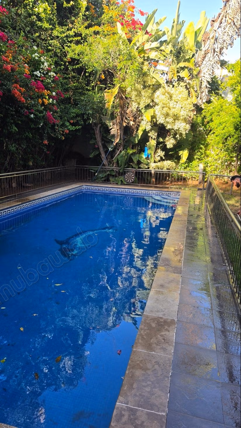Villa di alto pregio in vendita in California. 6 camere confortevoli. Giardino e terrazza