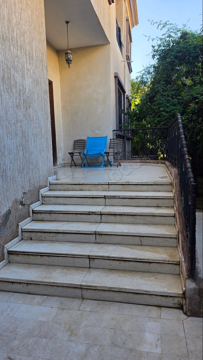 Villa di alto pregio in vendita in California. 6 camere confortevoli. Giardino e terrazza