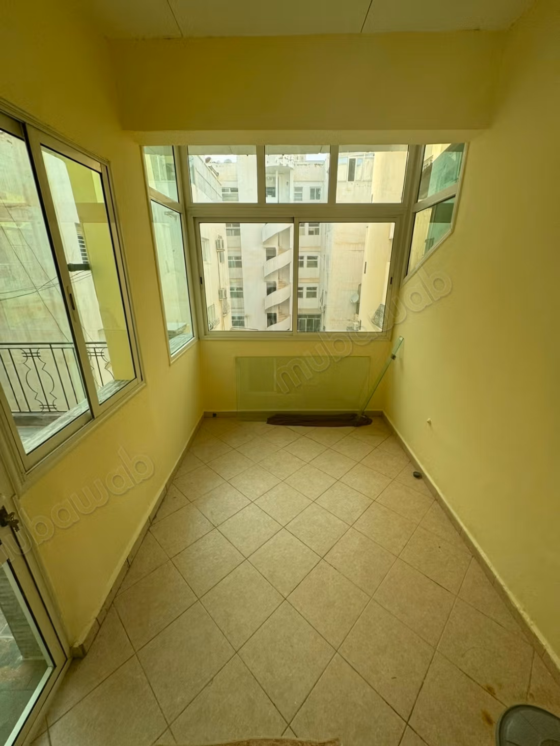 Nice empty apartment for rent in the Princesses