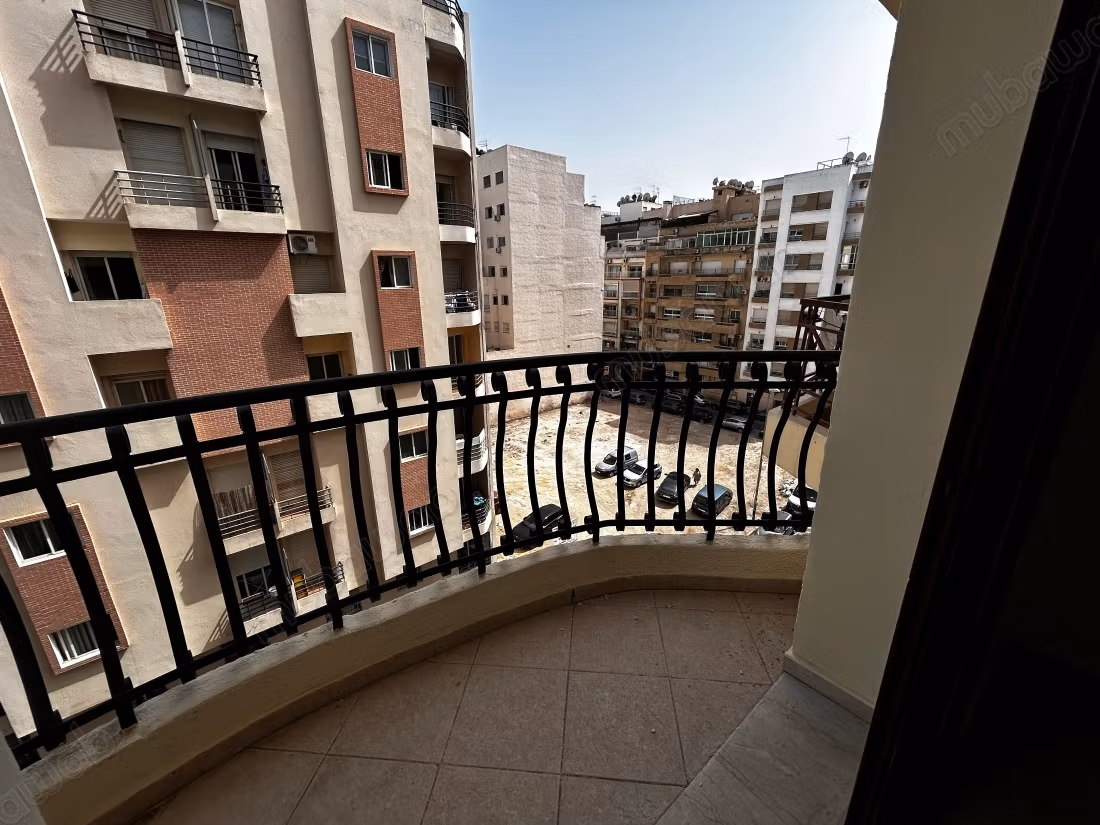 Nice empty apartment for rent in the Princesses