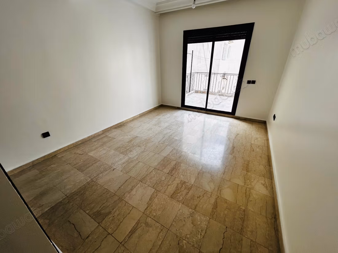 Nice empty apartment for rent in the Princesses