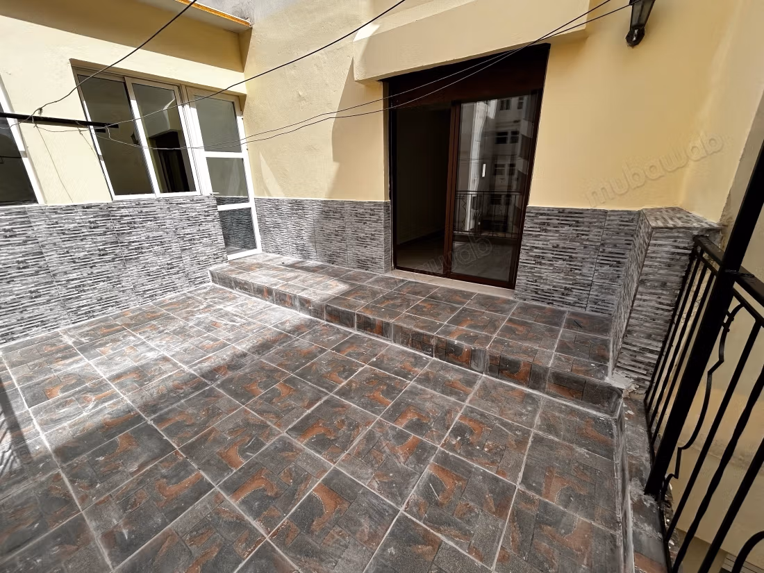Nice empty apartment for rent in the Princesses