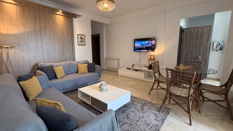Appartements à louer à La Marsa. Dimension 60 m². Porte robuste, système d'antenne satellite général