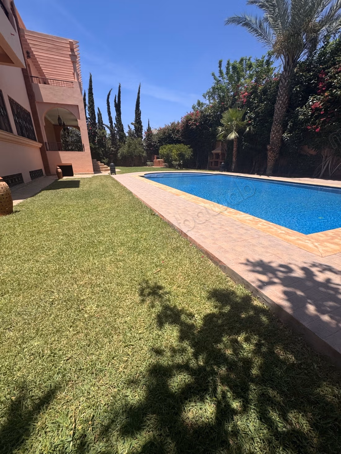 Te koop: luxe villa in Hay Targa. Oppervlakte 1230 m². Goed ingericht
