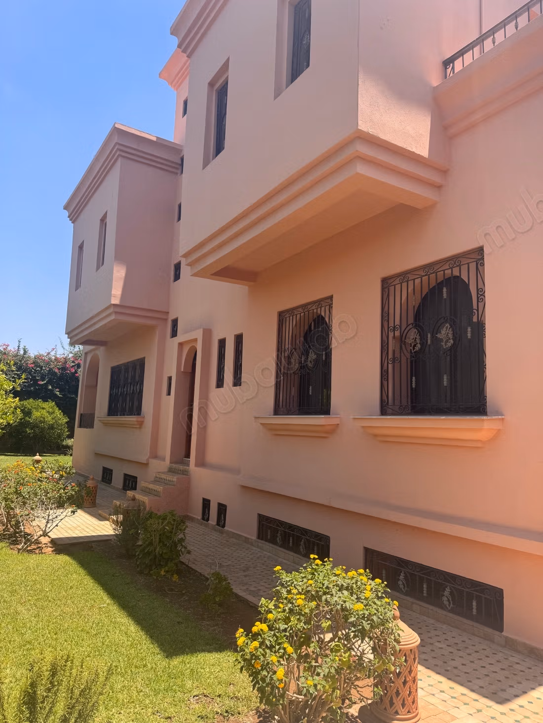 Te koop: luxe villa in Hay Targa. Oppervlakte 1230 m². Goed ingericht