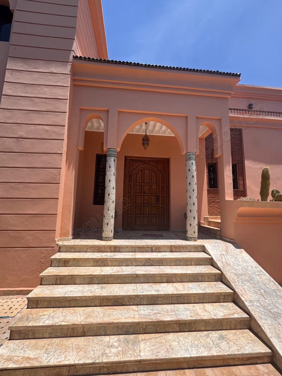 Te koop: luxe villa in Hay Targa. Oppervlakte 1230 m². Goed ingericht