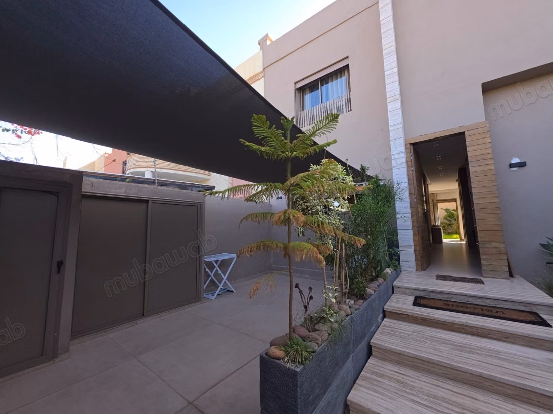 Villa meublée 272m² à vendre à Targa