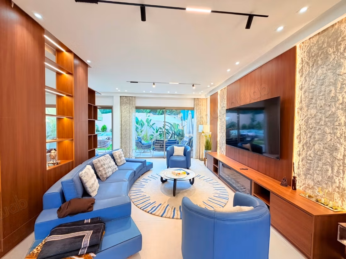 Luxe huis te huur in Targa. Oppervlakte 500 m². Gemeubileerd