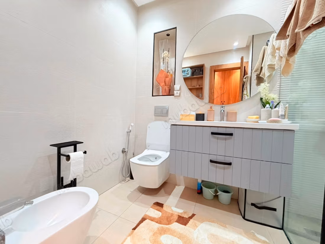 Luxe huis te huur in Targa. Oppervlakte 500 m². Gemeubileerd