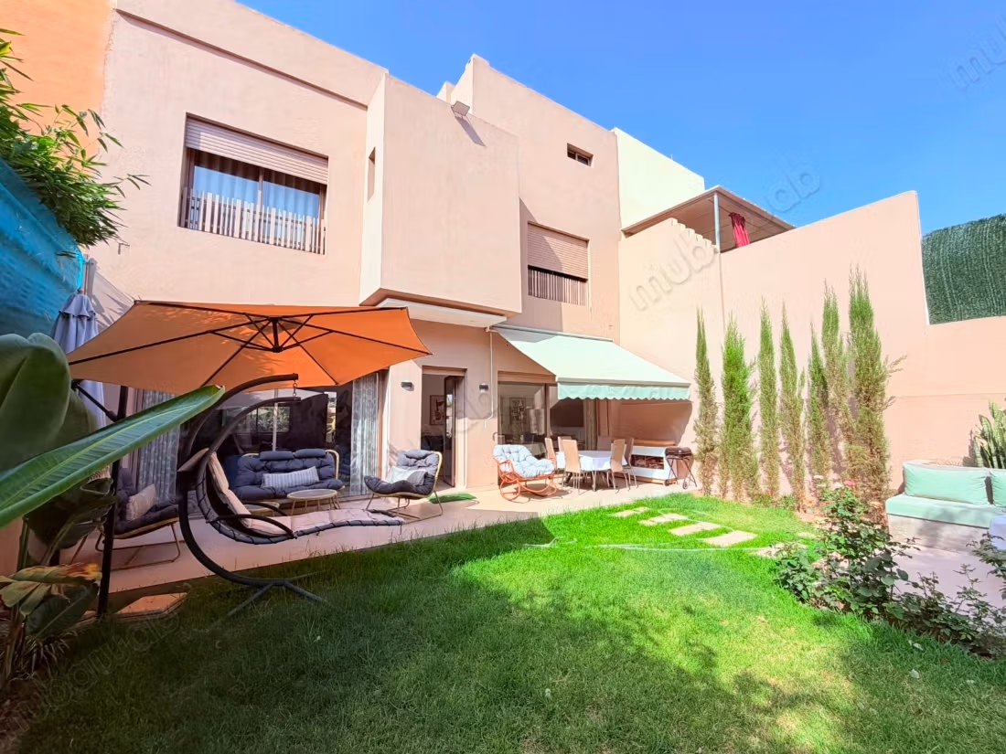 Luxe huis te huur in Targa. Oppervlakte 500 m². Gemeubileerd