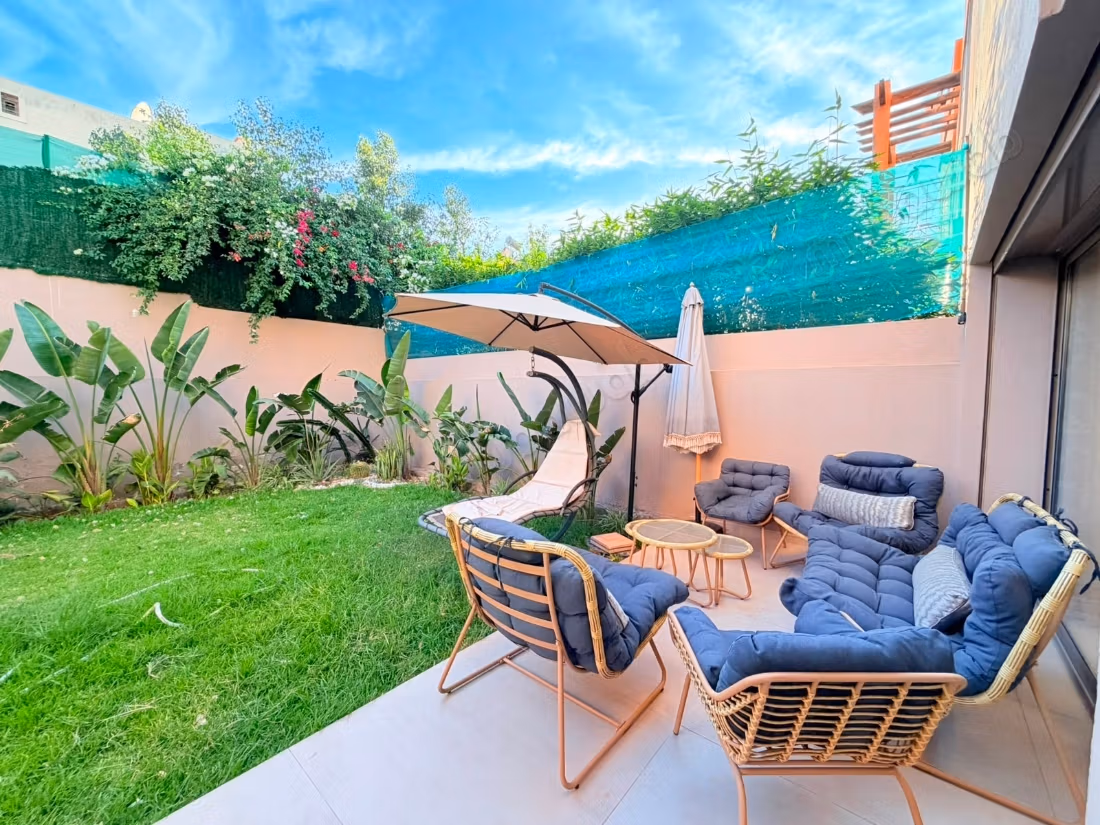 Luxe huis te huur in Targa. Oppervlakte 500 m². Gemeubileerd