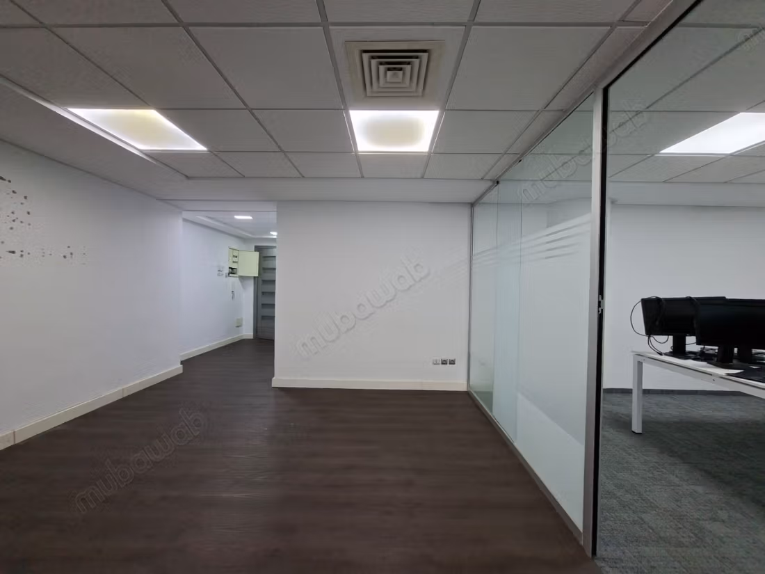 Palmier – spacious office for rent with parking