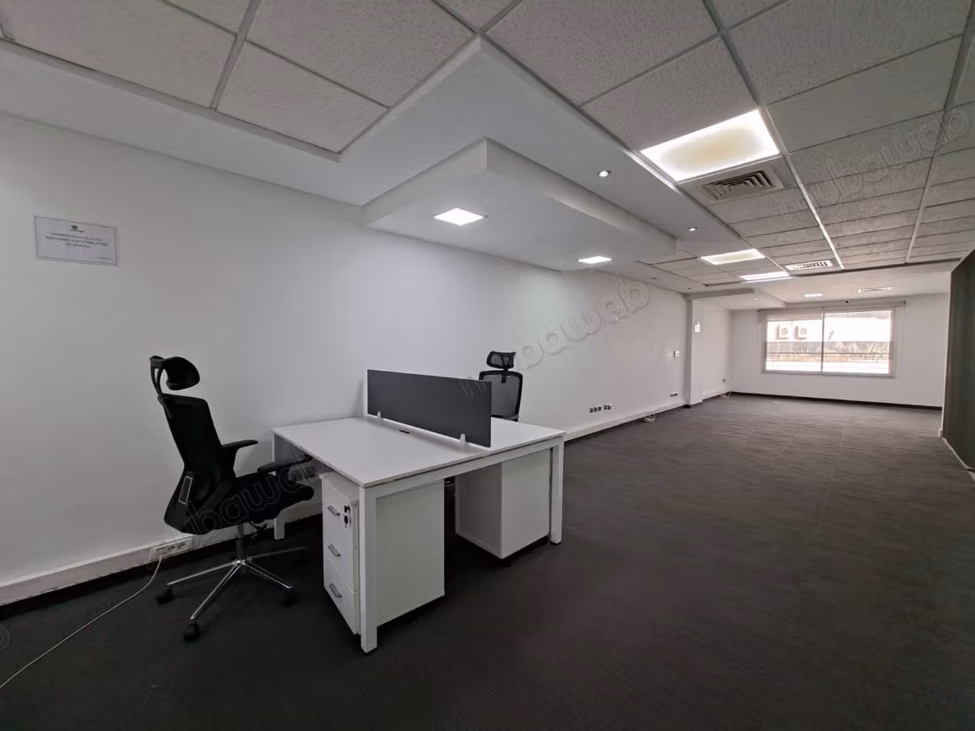 Palmier – spacious office for rent with parking