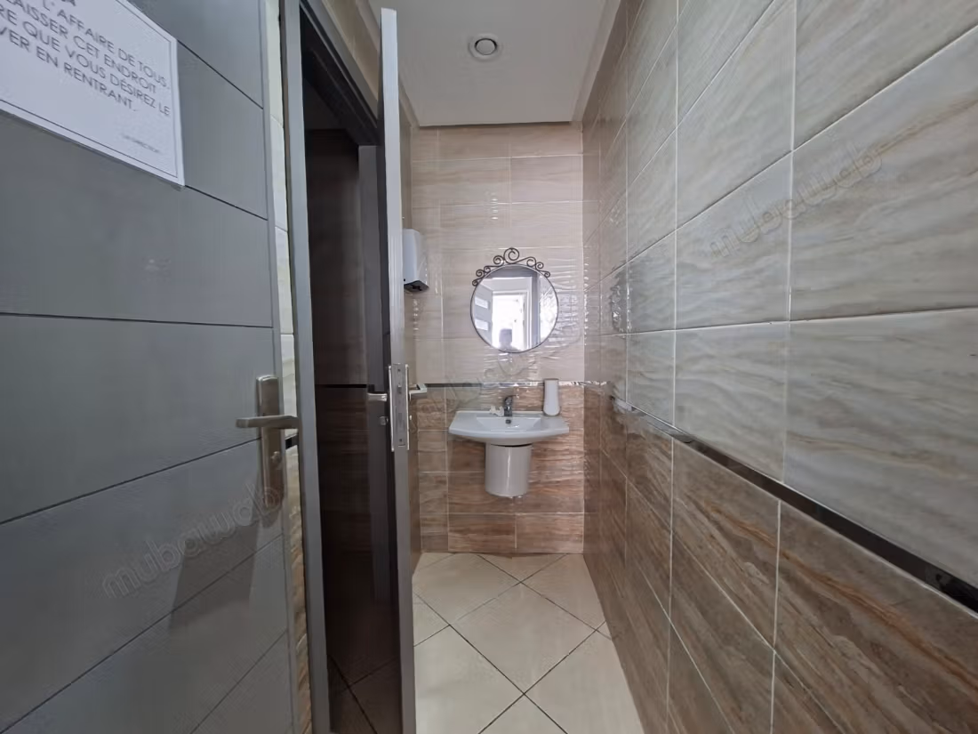 Palmier – spacious office for rent with parking