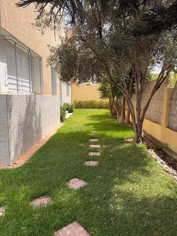 Vende villa in un quartiere residenziale sicuro
