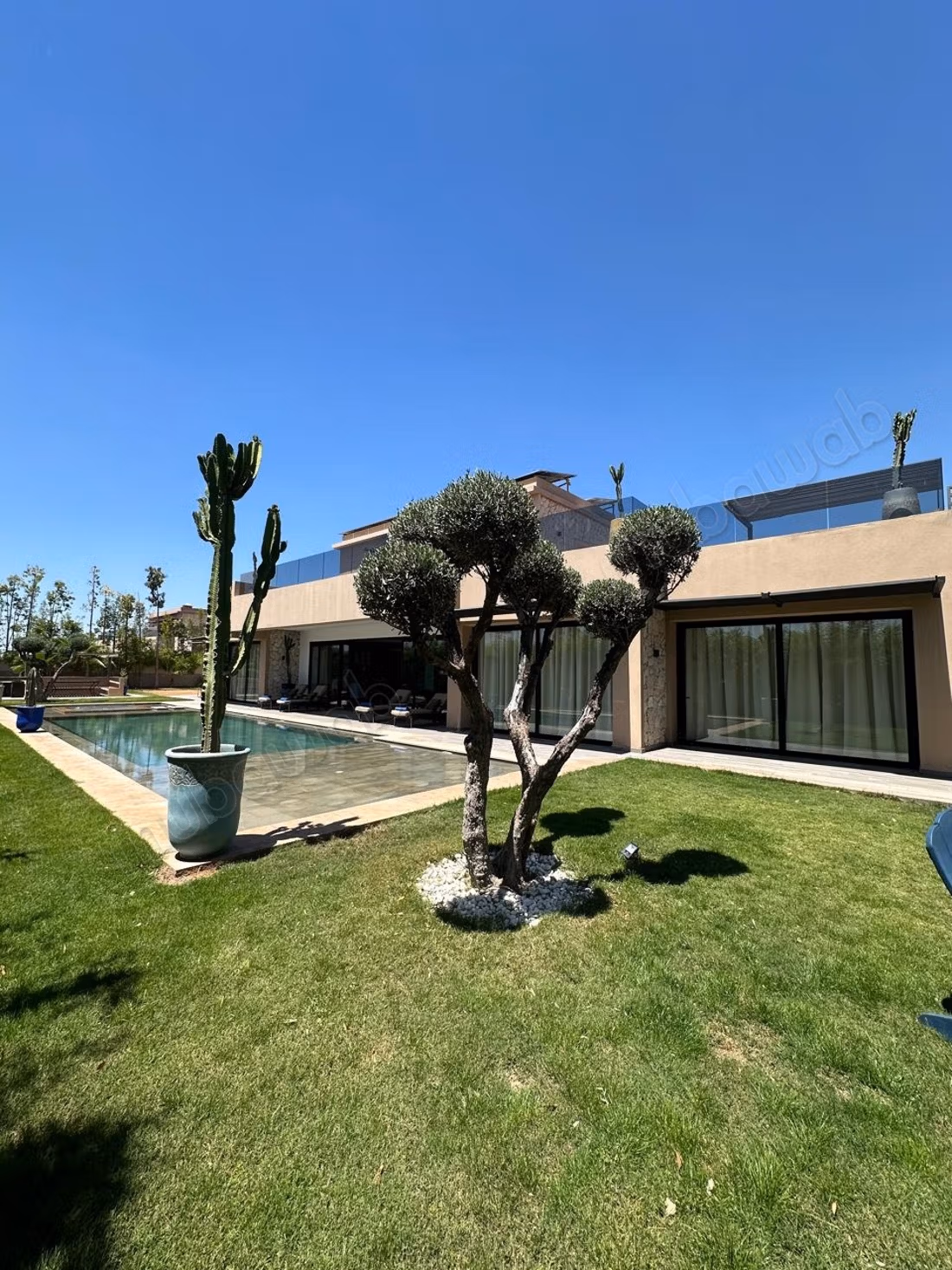 Moderne villa 5 suites 3000 m²