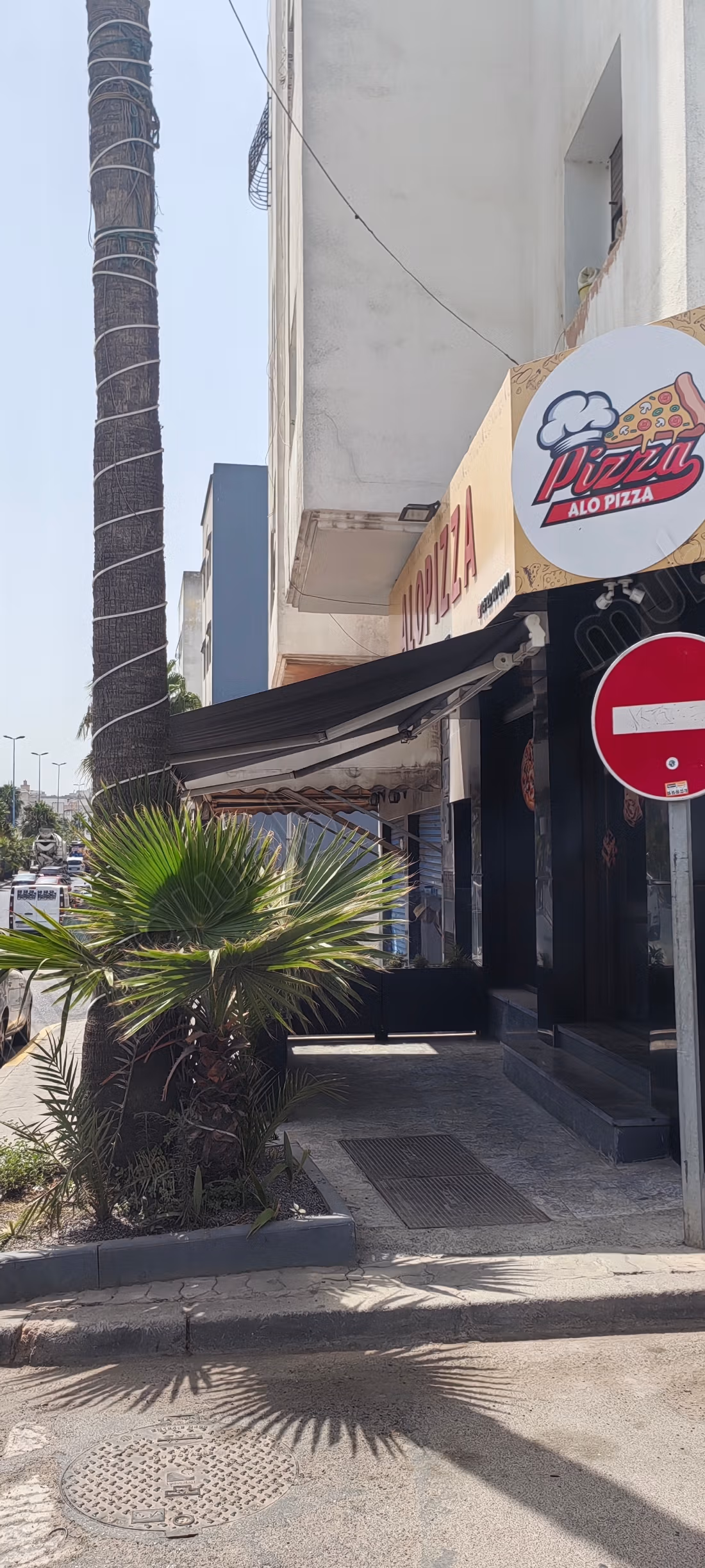 Offices & shops for sale in Beauséjour.
Dimension 117 m².
Double glazed windows