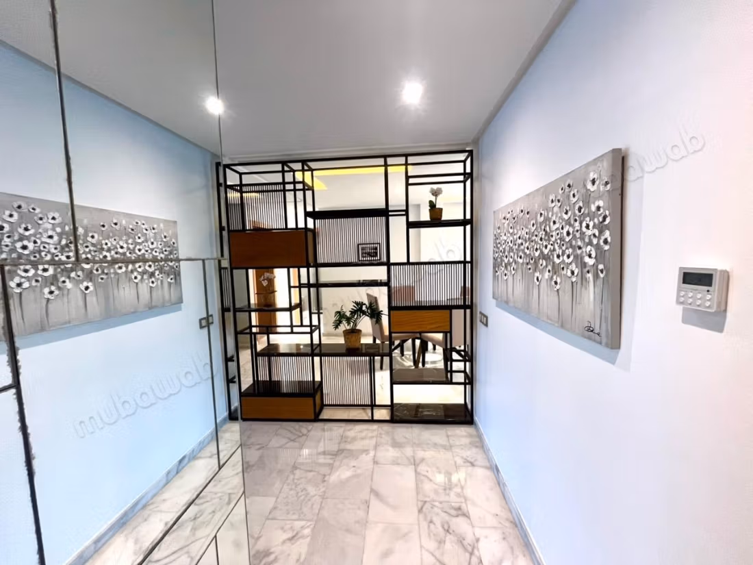 Appartement en location à Ferme Bretonne Hay Arraha. Surface totale 140 m². Porte blindée, salon marocain