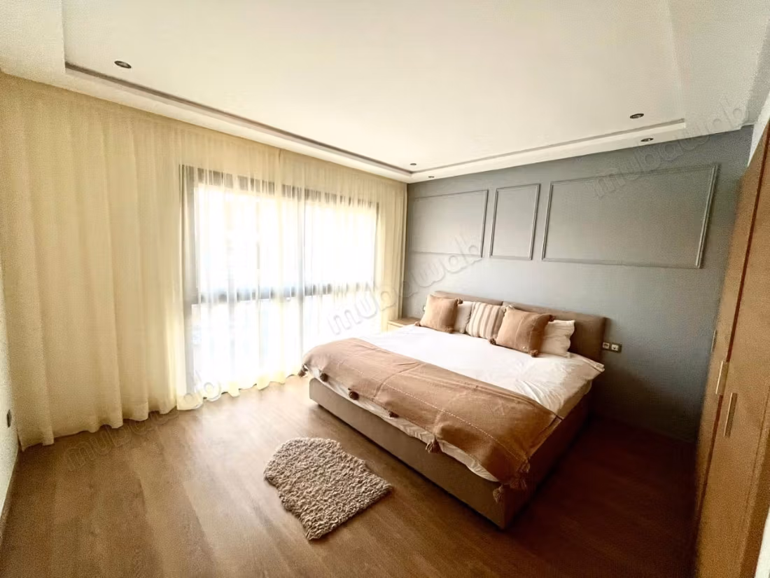 Appartement en location à Ferme Bretonne Hay Arraha. Surface totale 140 m². Porte blindée, salon marocain