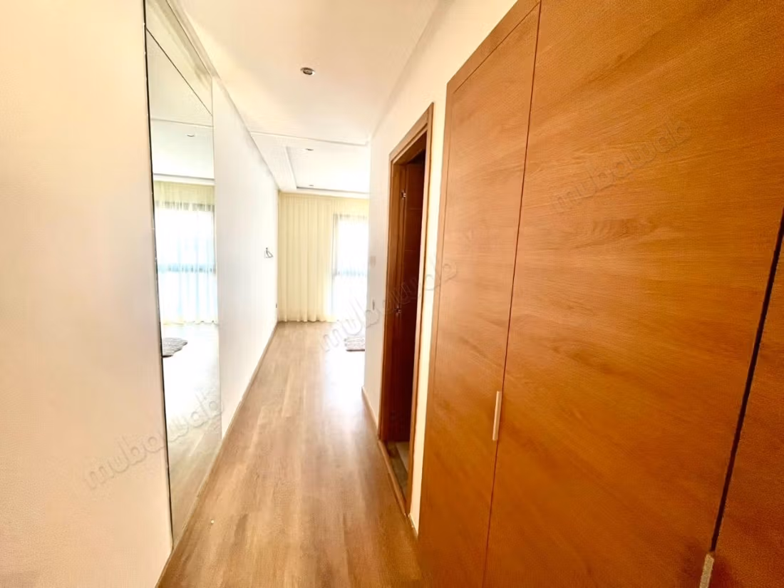 Appartement en location à Ferme Bretonne Hay Arraha. Surface totale 140 m². Porte blindée, salon marocain