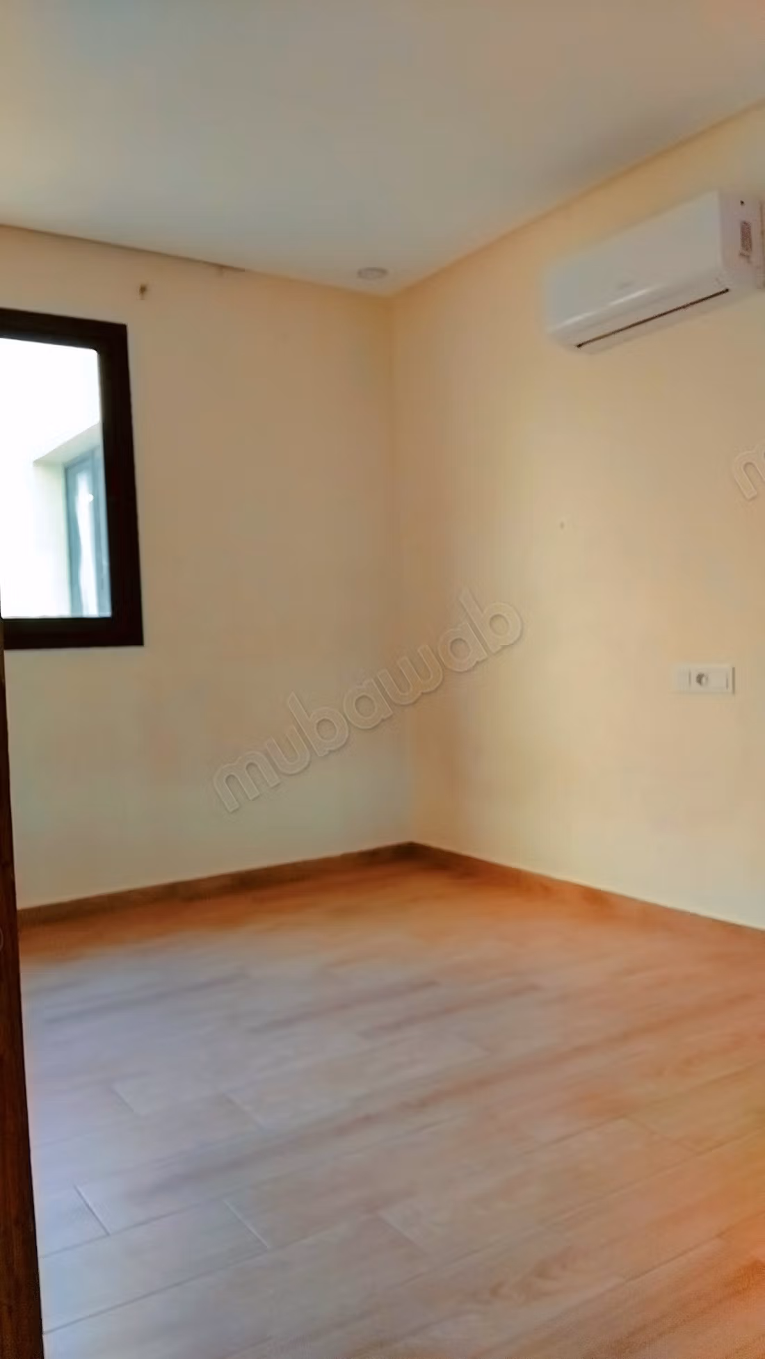 Apartment for rent in Hay Alfadl. 4 comfortable rooms. Exceptional mountain view, Double-glazed windows