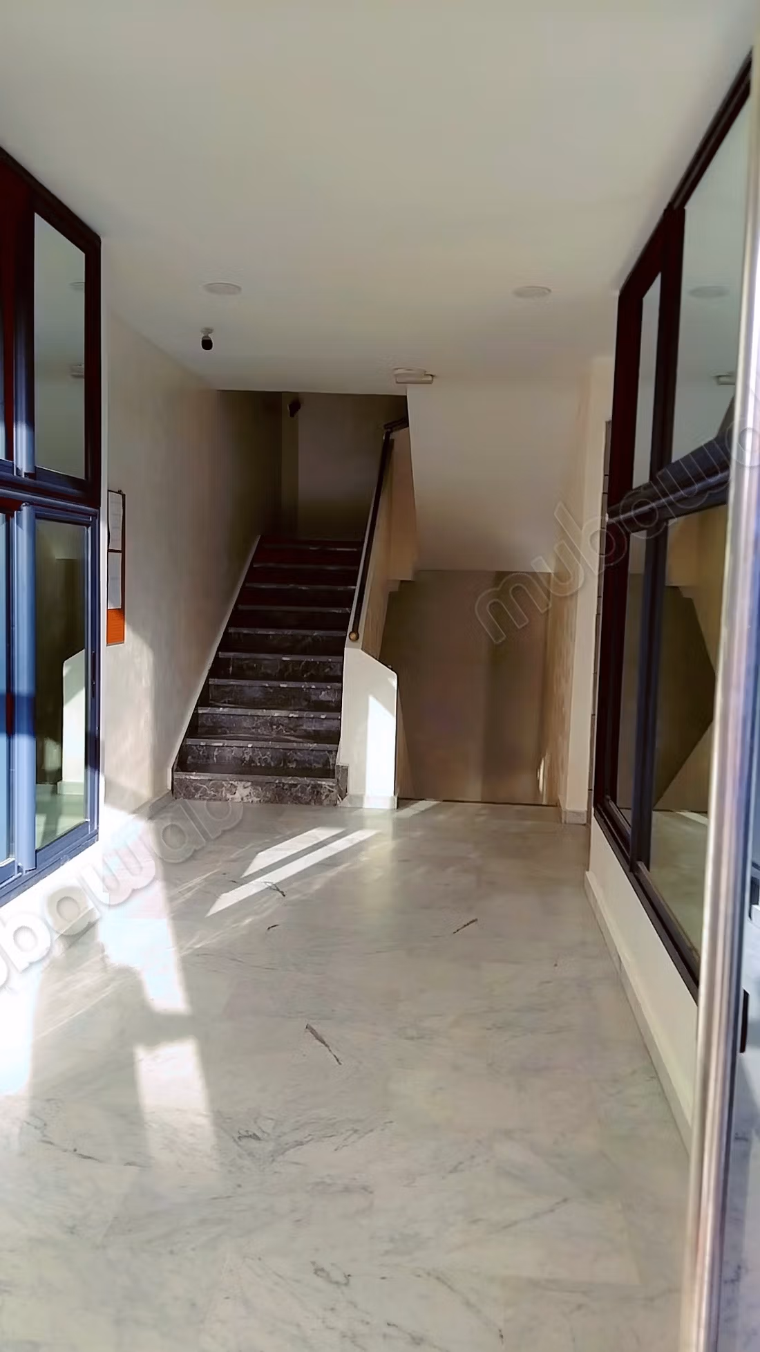Apartment for rent in Hay Alfadl. 4 comfortable rooms. Exceptional mountain view, Double-glazed windows