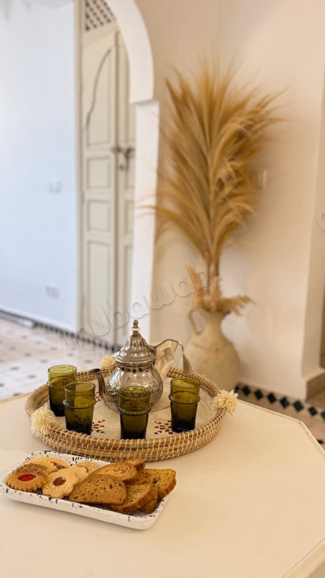 رياض رائع جديد – 4 أجنحة – مسبح مدفأ وجاكوزي – عائد ممتاز – يباع مفروشة