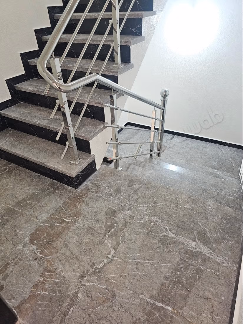 Apartamento de alto standing en edificio privado en R2