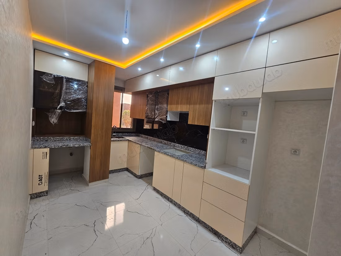 Apartamento de alto standing en edificio privado en R2