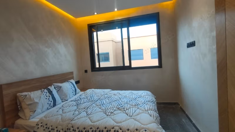 Location d'un appartement à Ouasis. 
1 chambre. 
Meublé