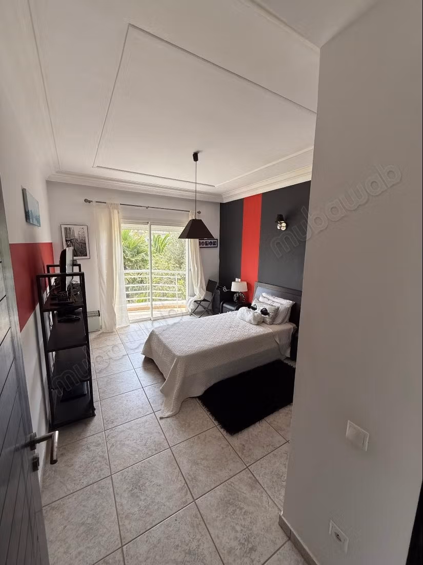 High standing villa in gated community with pool