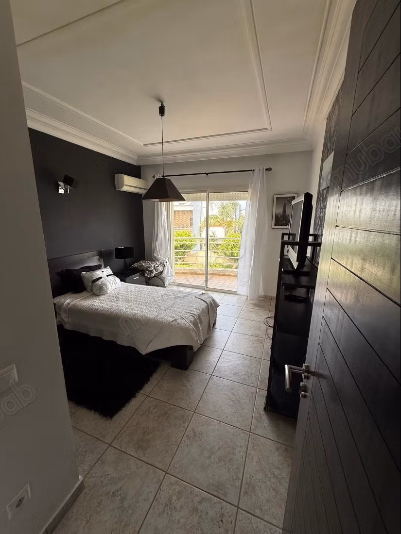 High standing villa in gated community with pool