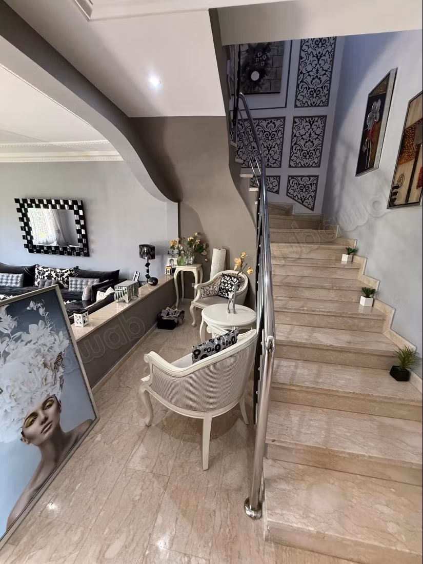 High standing villa in gated community with pool