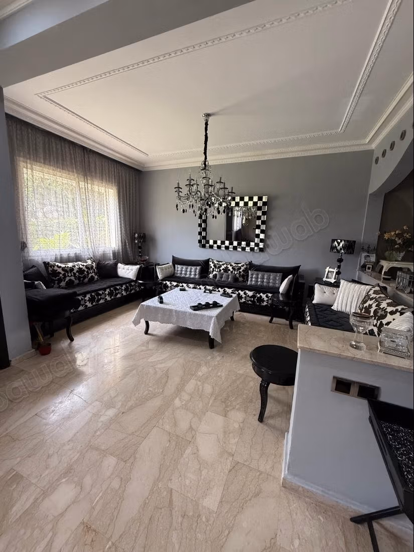 High standing villa in gated community with pool