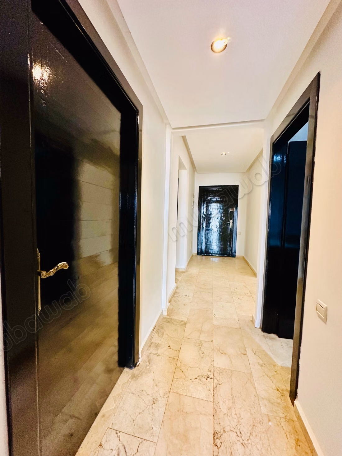 Posizione appartamento vuoto e bello in viale Abdelkrim El Khatabi. 115 metri