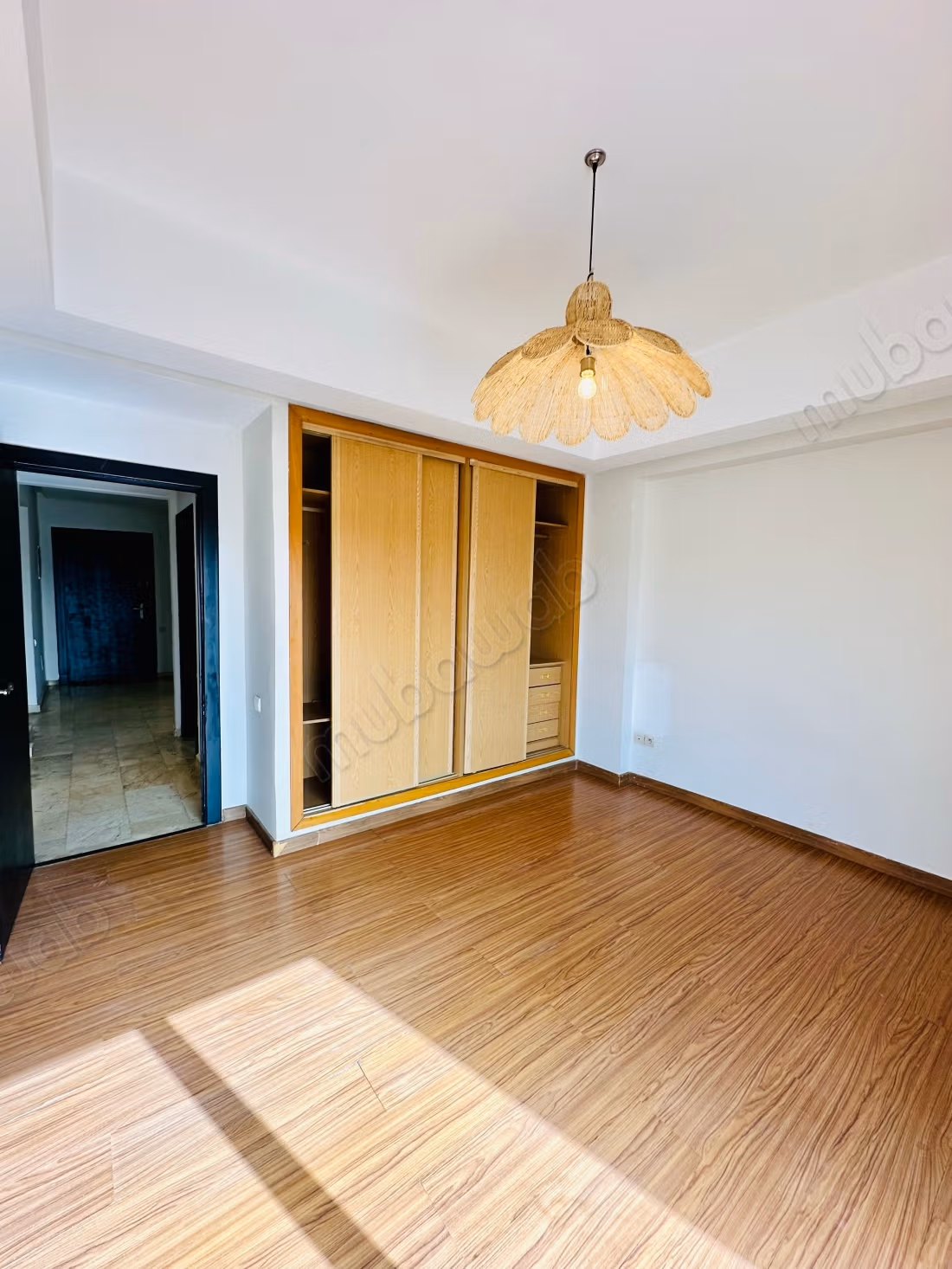 Location jolie appartement vide à av abdelkrim El khatabi. 115 mètre