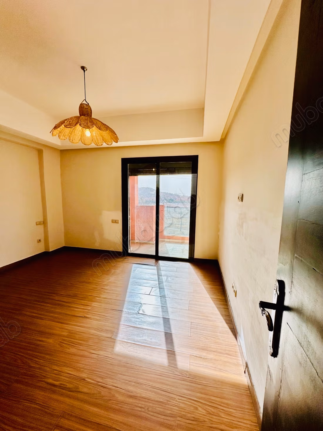 Location jolie appartement vide à av abdelkrim El khatabi. 115 mètre