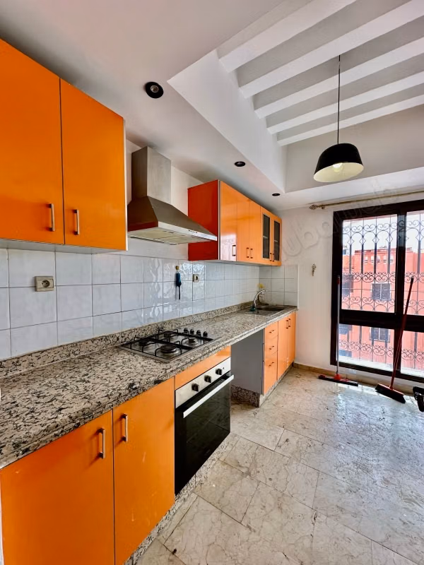Ubicación de bonito apartamento vacío en av abdelkrim El khatabi. 115 metros