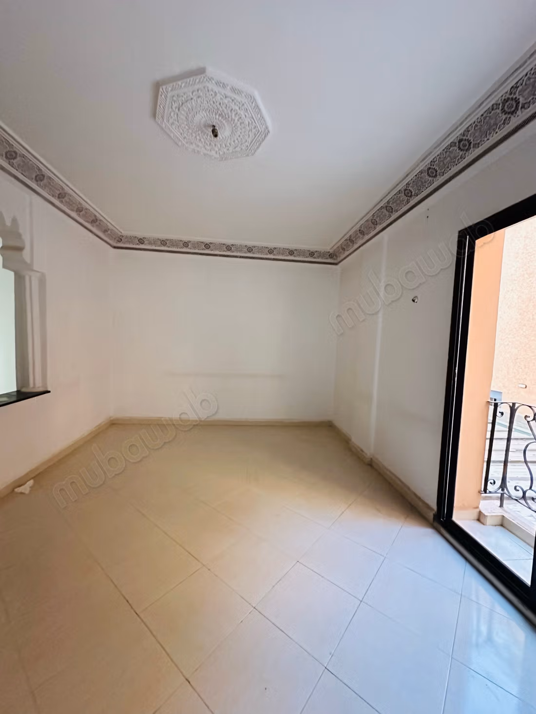 Location of office apartment in Boukar. Area 85 m². Elevator and garage